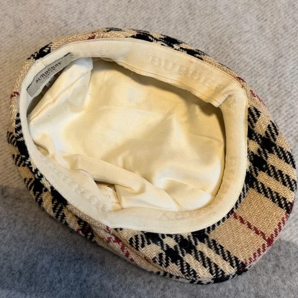 Burberry Beige and Black Wool hat Size L - Picture 4 of 4